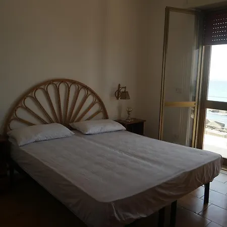 Casa 33 Baroni Fronte Mare Holiday home